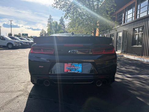 Used 2017 Chevrolet Camaro SS RWD image 4