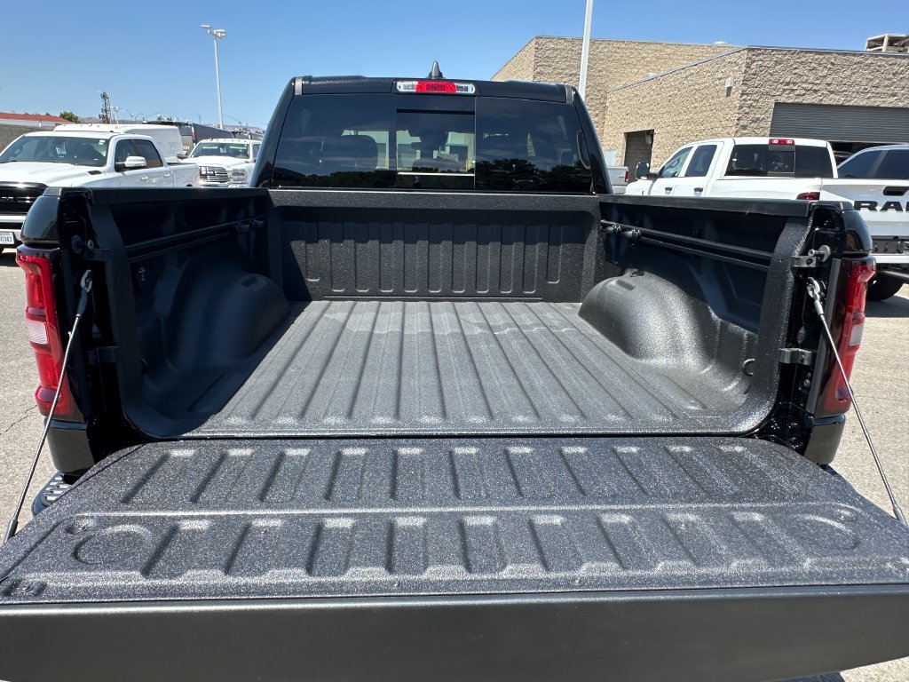 New 2026 RAM 1500 Express AWD/4WD image 17