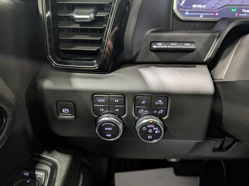 Used 2024 GMC Sierra 2500 AT4 w/ Technology Package image 25