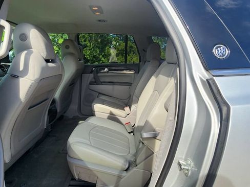 Used 2017 Buick Enclave Leather FWD image 18