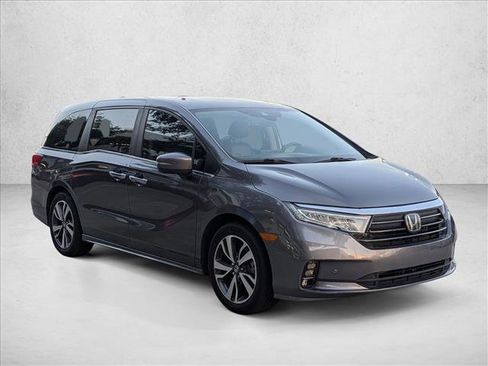 Used 2024 Honda Odyssey Touring image 3