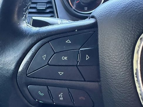 Used 2019 Dodge Challenger SXT image 24