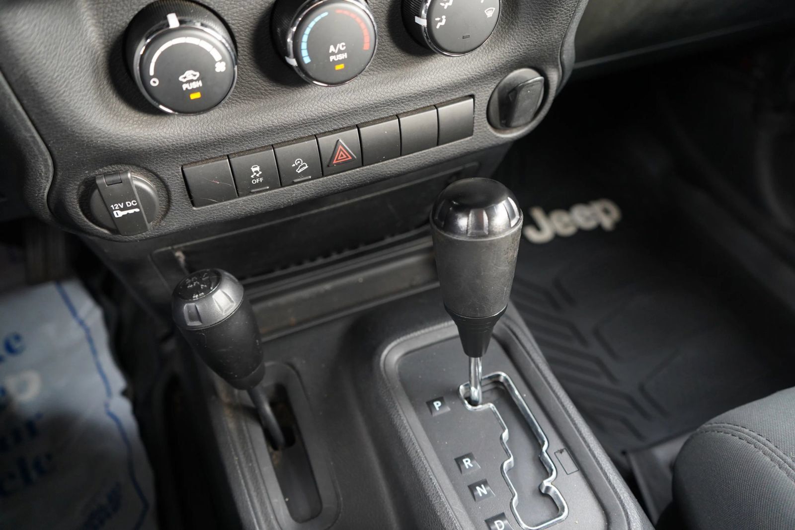 Used 2012 Jeep Wrangler Unlimited Sport AWD/4WD image 12