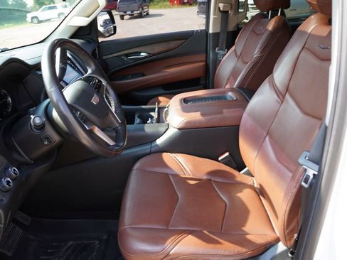 Used 2018 Cadillac Escalade ESV Premium Luxury AWD/4WD image 6