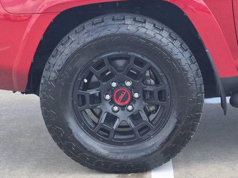 Used 2024 Toyota 4Runner SR5 Premium w/ Moonroof Package RWD image 28