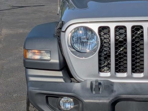 Used 2020 Jeep Gladiator Sport w/ Quick Order Package 24S AWD/4WD image 10