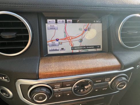 Used 2016 Land Rover LR4 HSE image 17