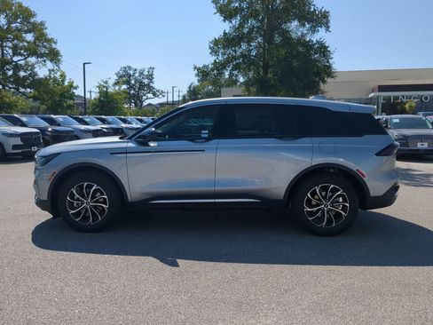 New 2025 Lincoln Nautilus Premier image 6