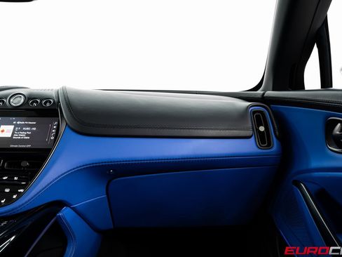 Used 2022 Aston Martin DBX image 30