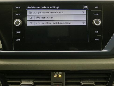 Certified 2023 Volkswagen Taos SE w/ Panoramic Sunroof Package image 30