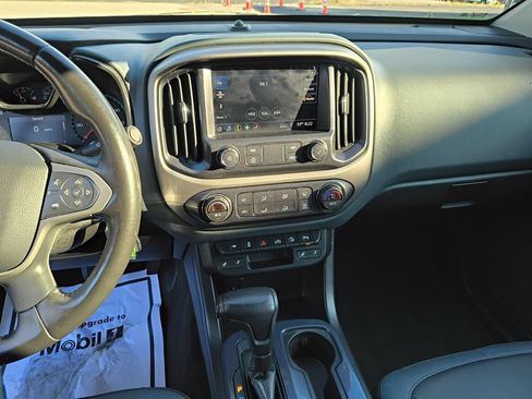 Used 2021 Chevrolet Colorado Z71 AWD/4WD image 17