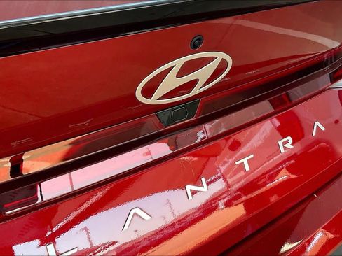 Used 2025 Hyundai Elantra Sport FWD image 30