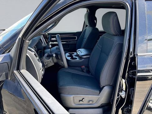 Used 2025 RAM 2500 Big Horn AWD/4WD image 3