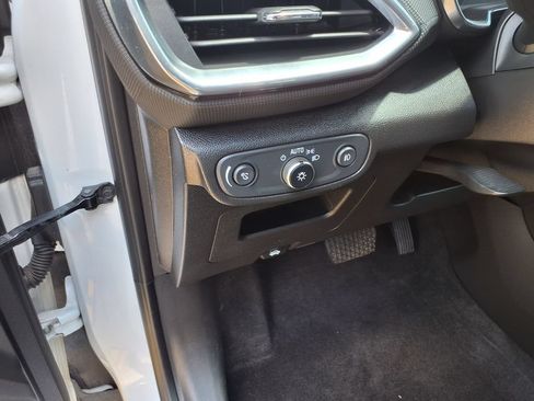 Used 2021 Chevrolet TrailBlazer LT w/ Convenience Package FWD image 19