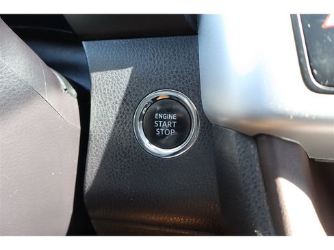 Used 2019 Toyota Highlander XLE AWD/4WD image 40