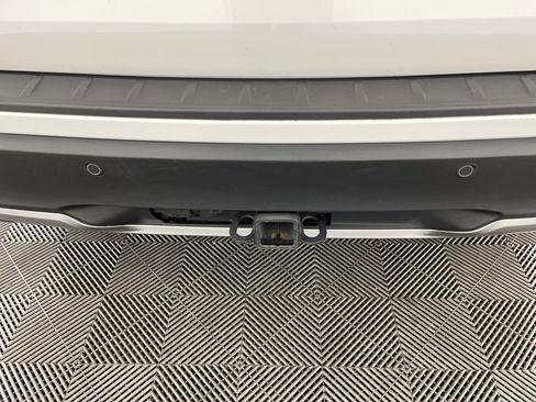 Used 2023 Ford Explorer XLT w/ Equipment Group 202A image 7