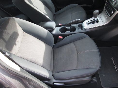 Used 2015 Nissan Sentra S image 20