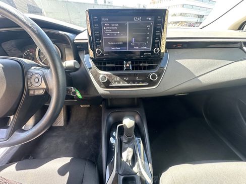 Used 2022 Toyota Corolla LE image 17