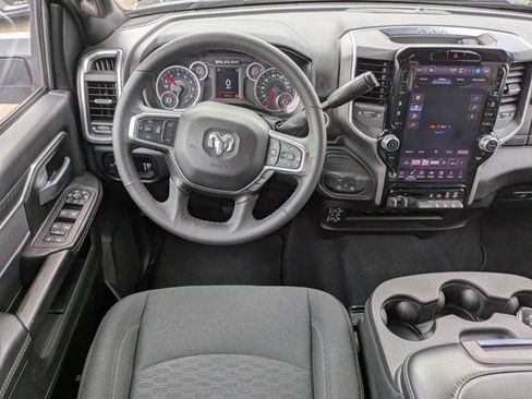 Used 2025 RAM 2500 Big Horn AWD/4WD image 16