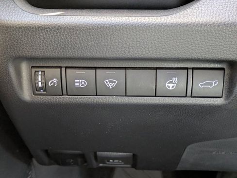 Used 2021 Toyota RAV4 XLE Premium image 25