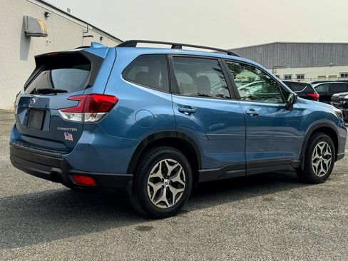 Used 2020 Subaru Forester Premium AWD/4WD image 3