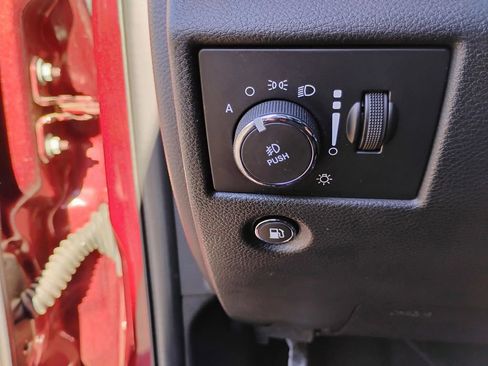 Used 2022 Jeep Grand Cherokee Laredo E image 25