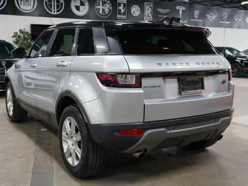 Used 2017 Land Rover Range Rover Evoque SE AWD/4WD image 3