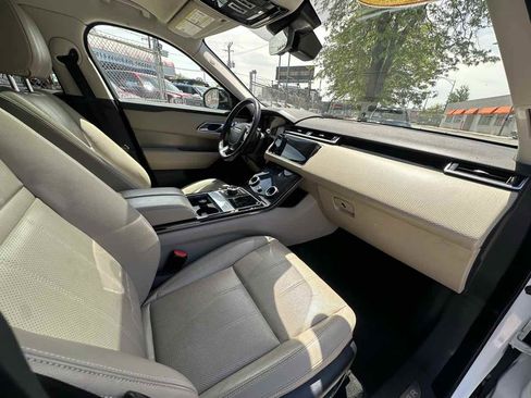 Used 2018 Land Rover Range Rover Velar S AWD/4WD image 24