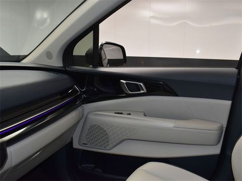 Certified 2025 Kia Carnival SX Prestige image 27