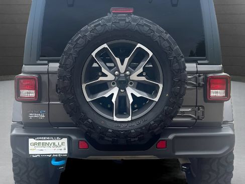 Used 2024 Jeep Wrangler Unlimited AWD/4WD image 6