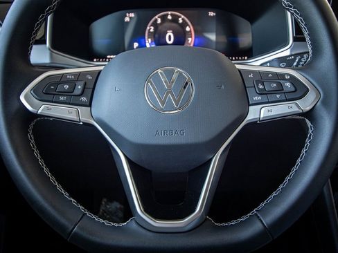 New 2026 Volkswagen Taos SE image 33