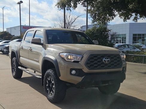 Used 2020 Toyota Tacoma TRD Off-Road image 3