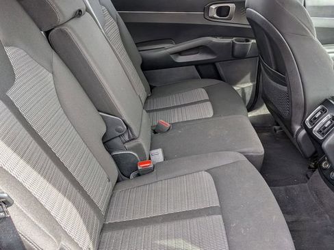 Used 2023 Kia Sorento LX AWD/4WD image 26