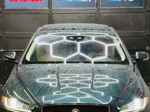 Used 2017 Jaguar XE Premium image 5