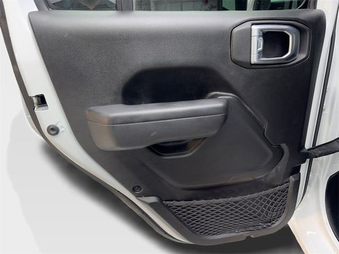 Used 2022 Jeep Wrangler Unlimited Sport image 34