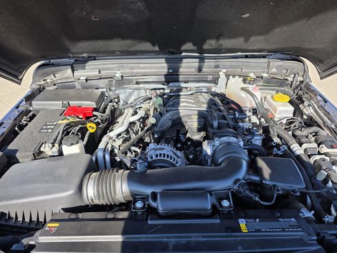 Used 2025 Jeep Wrangler Sport image 42