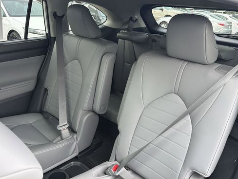 New 2026 Toyota Highlander XLE AWD/4WD image 31