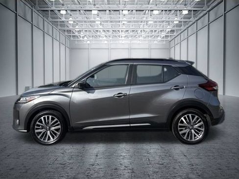 Used 2024 Nissan Kicks SR FWD image 3