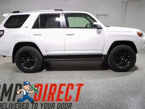 Used 2021 Toyota 4Runner SR5 AWD/4WD image 6