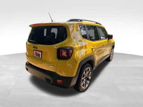 Used 2017 Jeep Renegade Latitude w/ Cold Weather Group AWD/4WD image 4