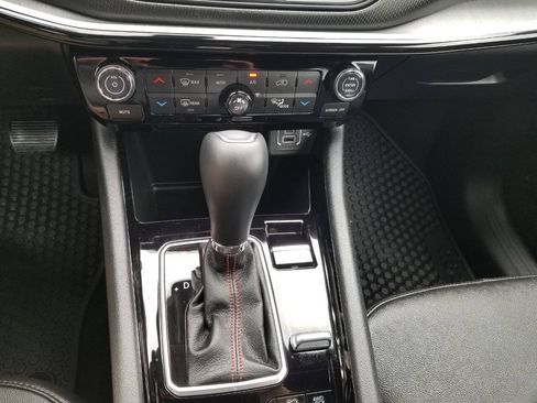 Certified 2024 Jeep Compass Trailhawk w/ Trailhawk Convenience Group AWD/4WD image 19