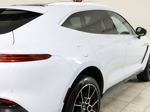 Used 2021 Aston Martin DBX image 41