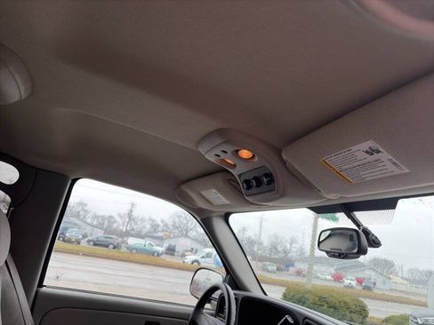 Used 2004 Chevrolet Tahoe LS RWD image 17
