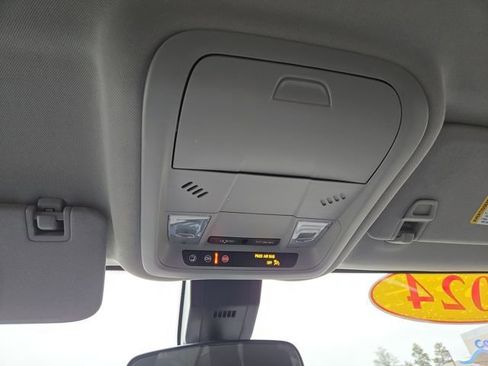 Used 2024 Chevrolet Equinox LT image 27