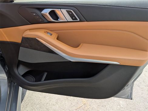 Used 2023 BMW X7 xDrive40i w/ M Sport Package image 34