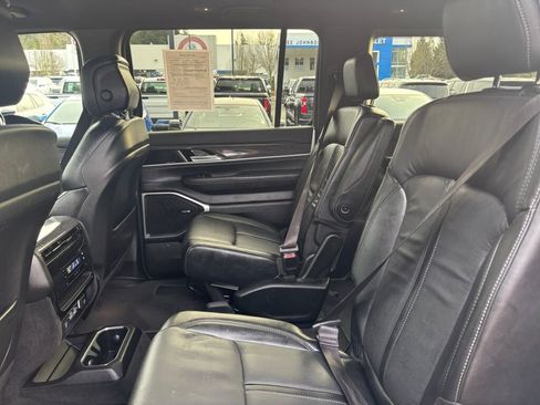 Used 2022 Jeep Wagoneer Series III w/ Flexible Seating Group image 13