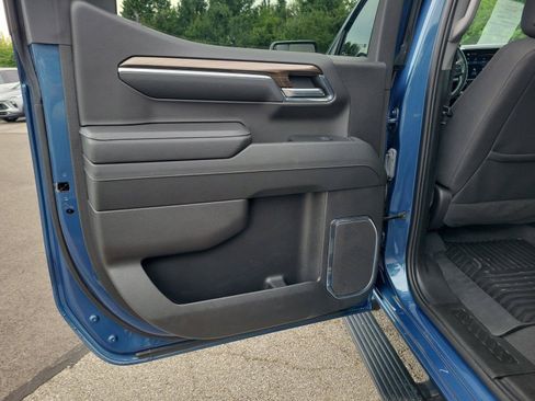 Used 2024 Chevrolet Silverado 1500 LT AWD/4WD image 16