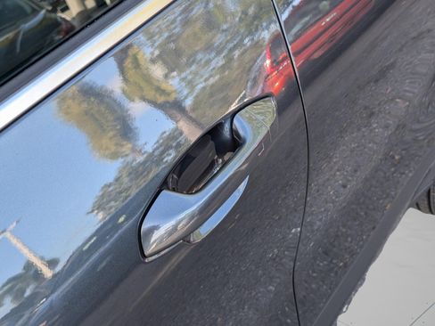 Certified 2025 Kia Seltos SX w/ SX Sunroof Package image 16