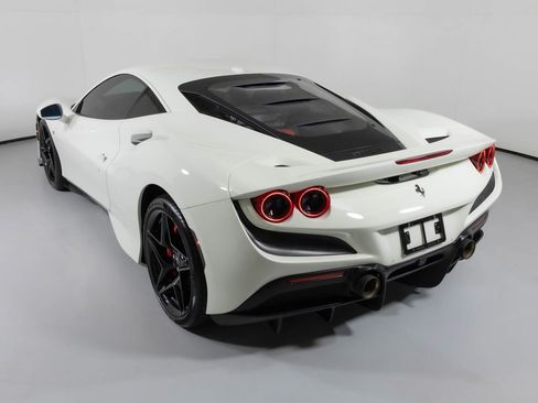 Used 2020 Ferrari F8 Tributo image 15