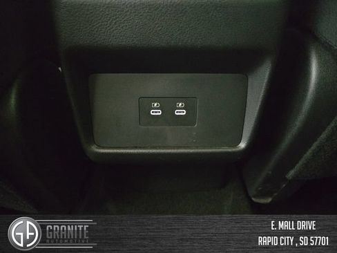 Used 2025 Nissan Rogue SV AWD/4WD image 33